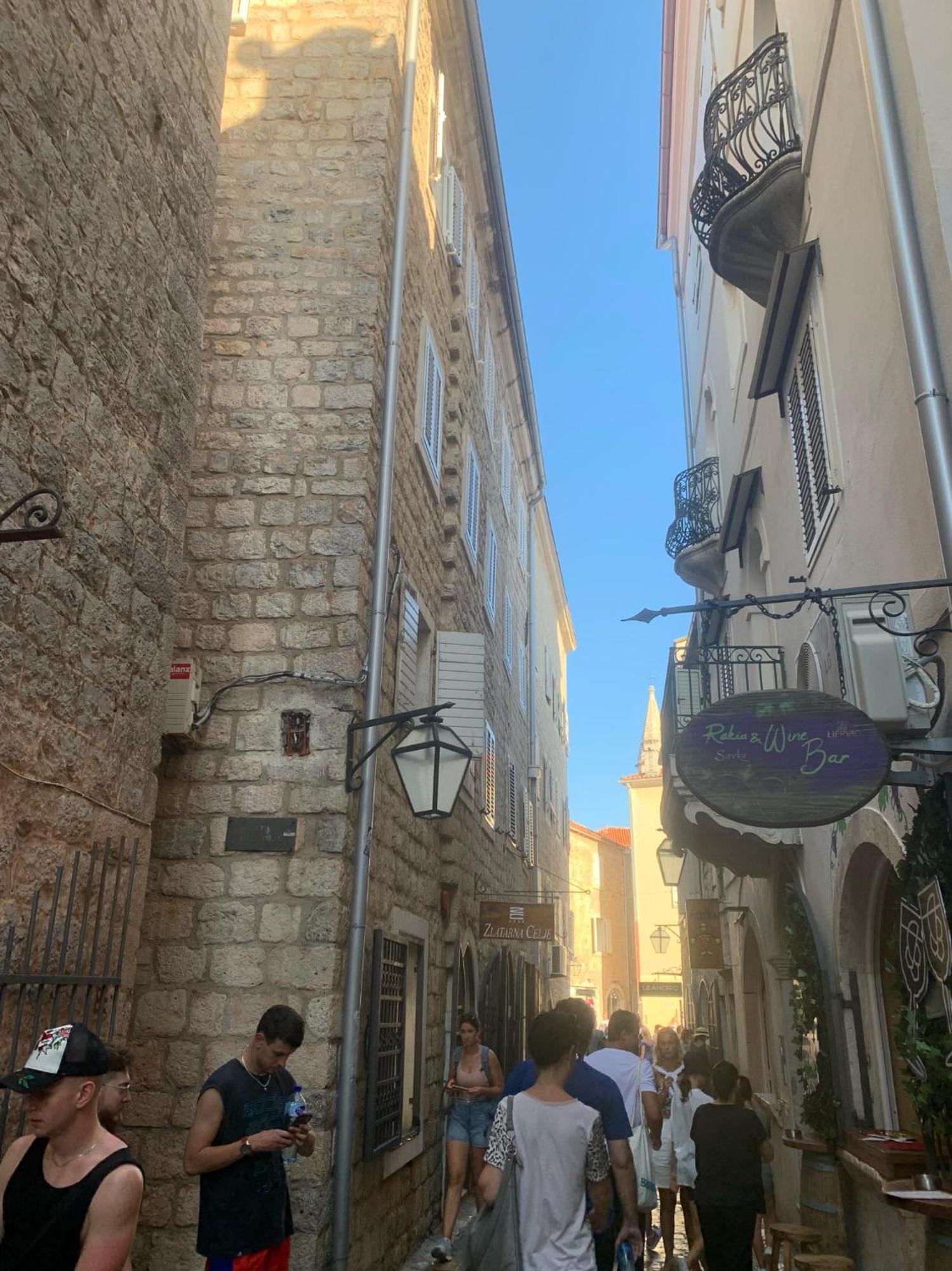 Lägenhet Sea Breeze Studio In The Heart Of Old Town, Budva